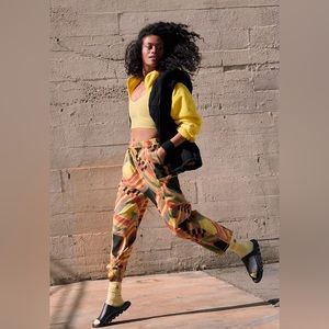 Free People Hot Shot printed pants Sunset combo print Size M